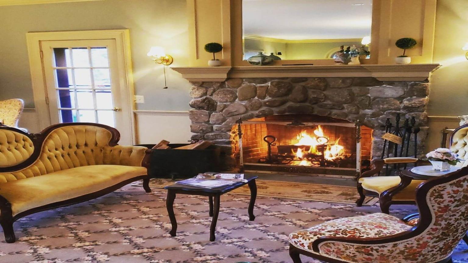 Connecticut Coastal B&B Lodging For Unique Getaways | Westbrook Inn Bed ...